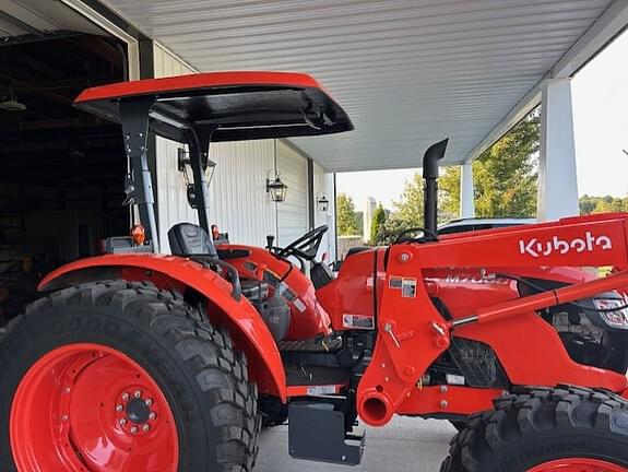 Image of Kubota M7060 equipment image 3