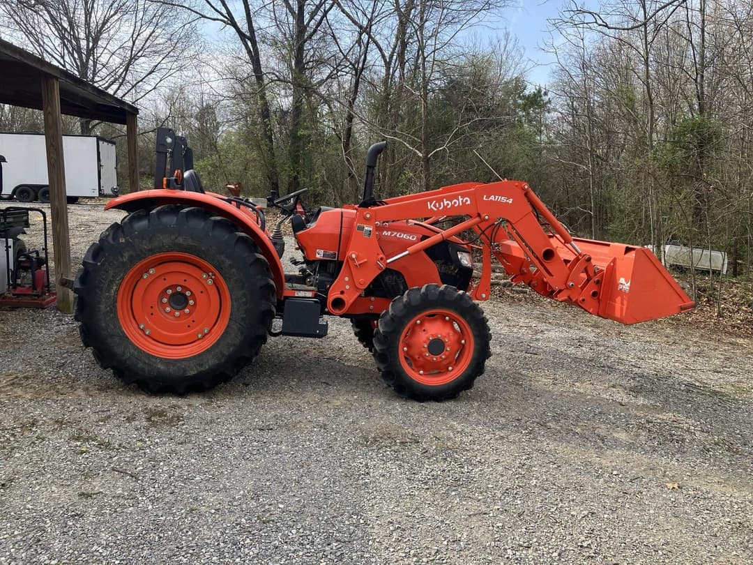 Image of Kubota M7060 Primary image