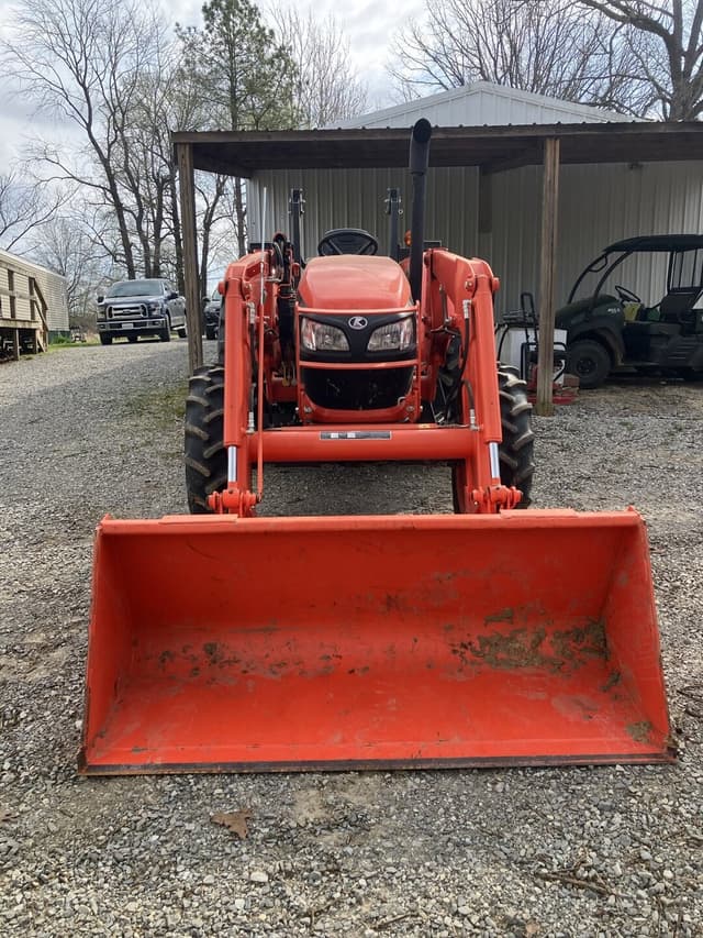 Image of Kubota M7060 equipment image 4