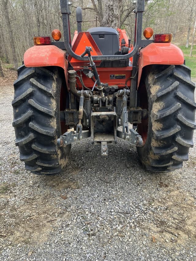 Image of Kubota M7060 equipment image 1