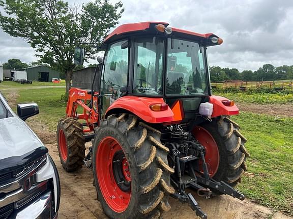 Image of Kubota M7060 equipment image 3