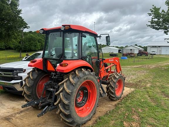 Image of Kubota M7060 equipment image 4