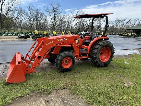 Image of Kubota MX5400 equipment image 3