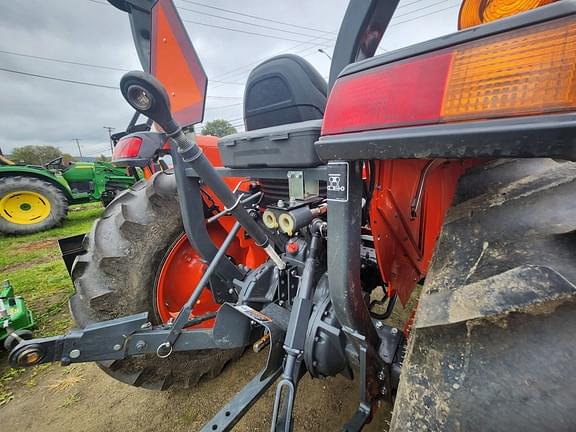 Image of Kubota MX5400 equipment image 3