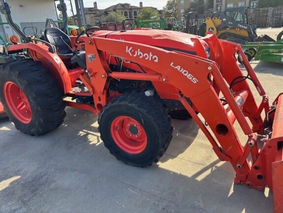 2022 Kubota MX5400 Equipment Image0