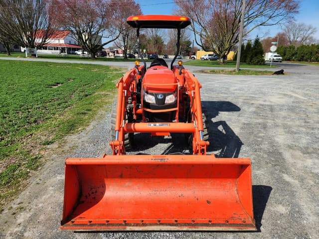 Image of Kubota MX5400HST equipment image 2