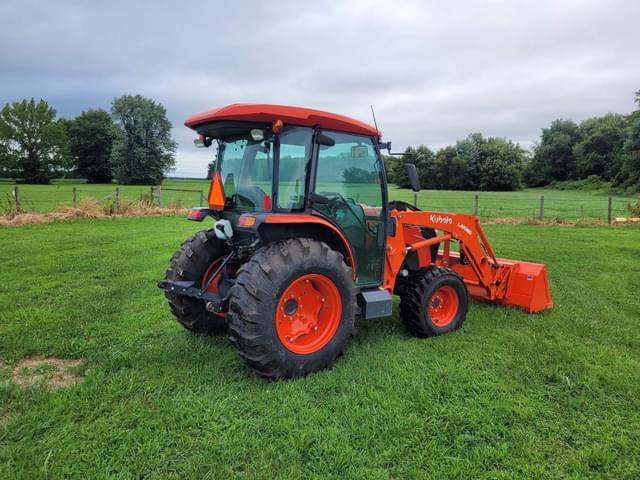 Image of Kubota MX6000HSTC equipment image 4