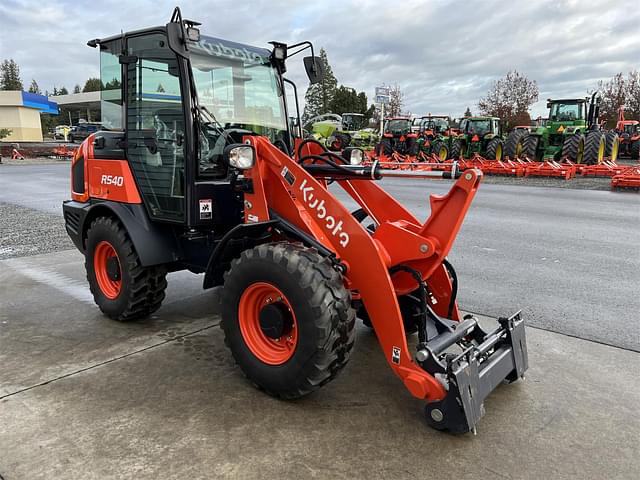 Image of Kubota R540 equipment image 3