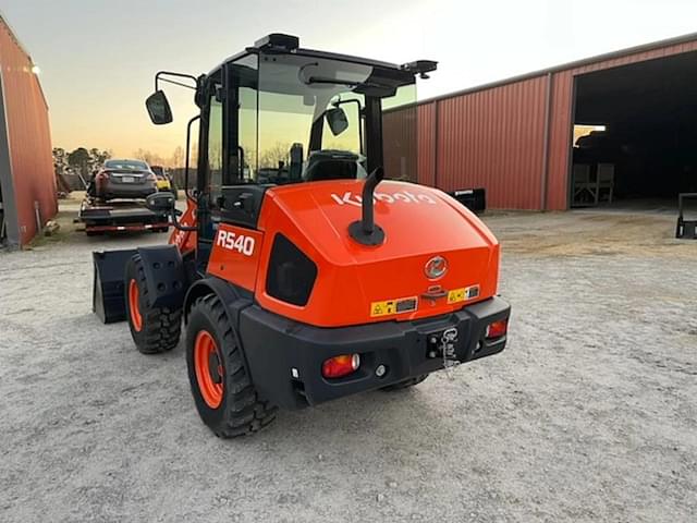 Image of Kubota R540 equipment image 3