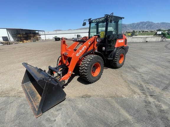 2022 Kubota R640 Equipment Image0