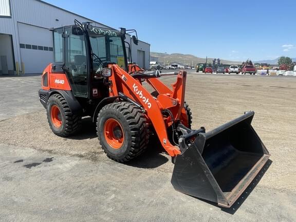 Image of Kubota R640 equipment image 2