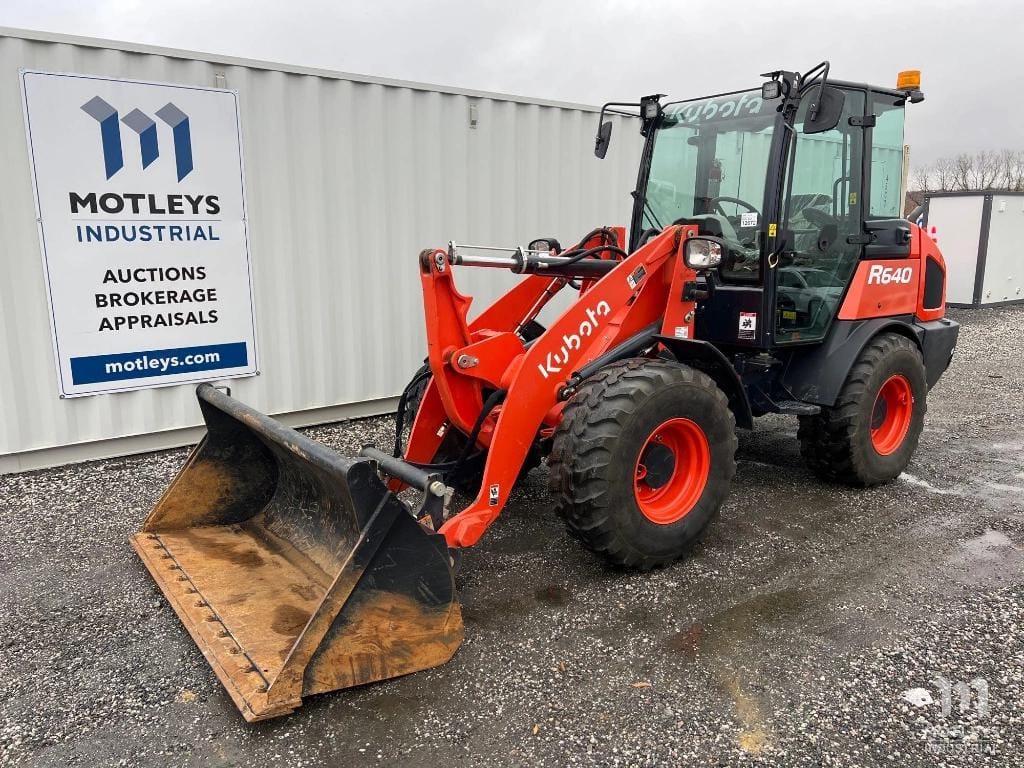 Main image Kubota R640