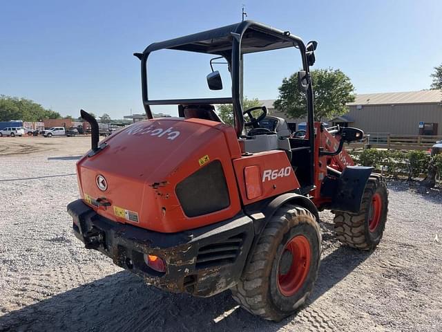 Image of Kubota R640 equipment image 2