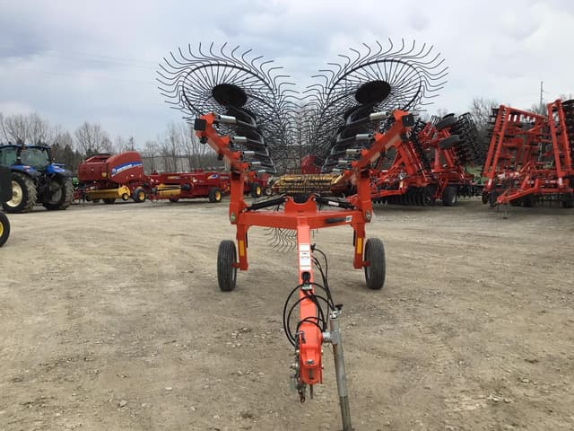 Image of Kubota RA110CR equipment image 2
