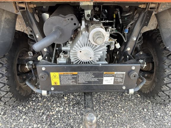 Image of Kubota RTV-X1100C equipment image 4