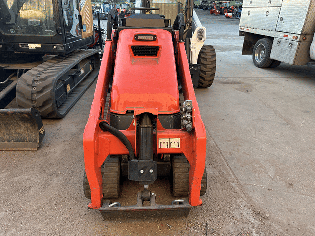 Image of Kubota SCL1000 equipment image 4