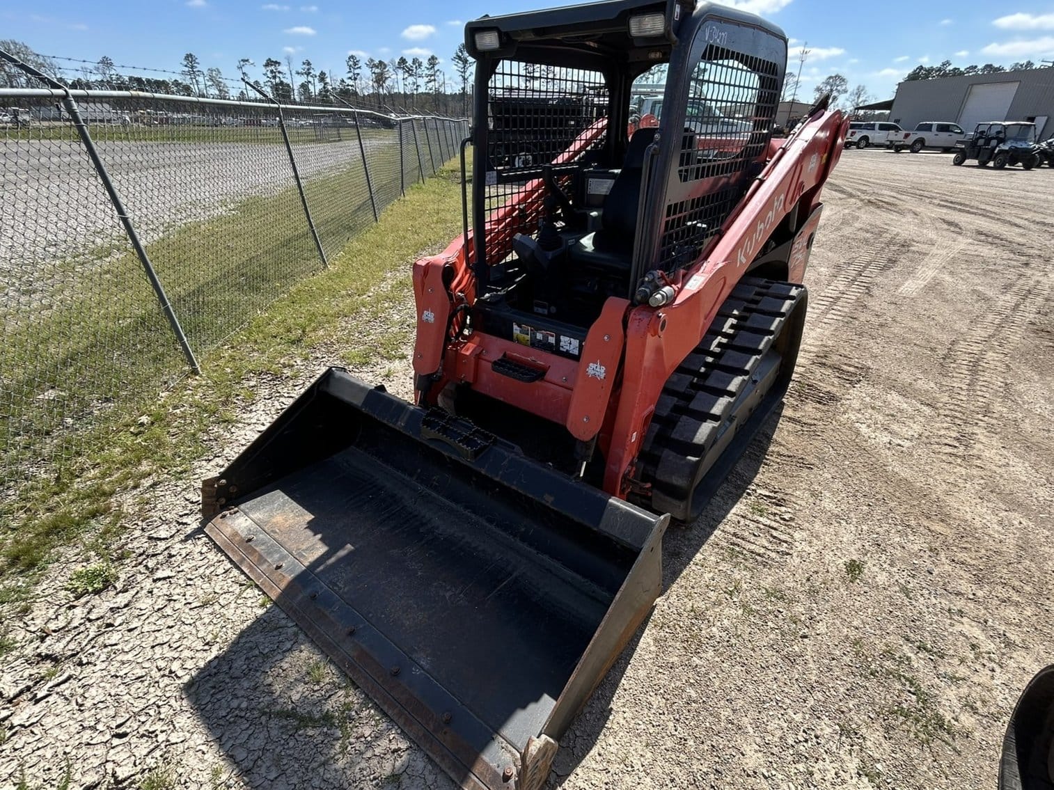 2022 Kubota SLV75 Equipment Image0
