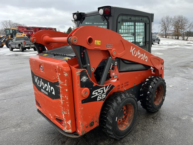 Image of Kubota SSV65 equipment image 3