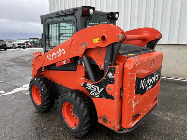 Image of Kubota SSV65 equipment image 4