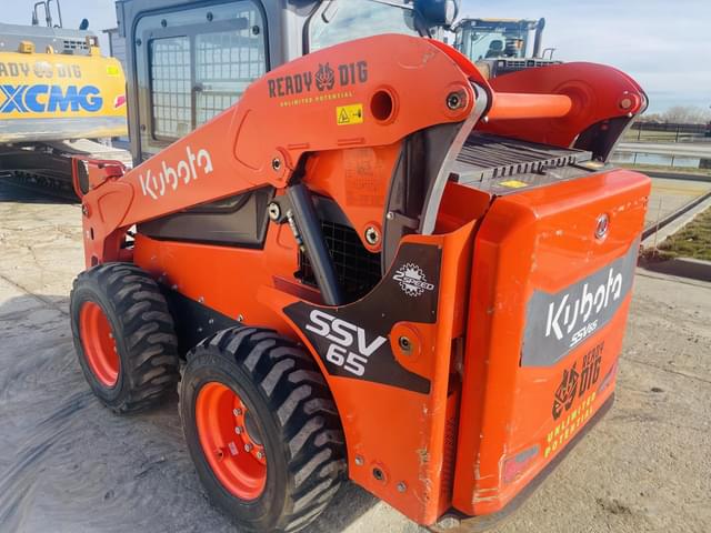 Image of Kubota SSV65 equipment image 4