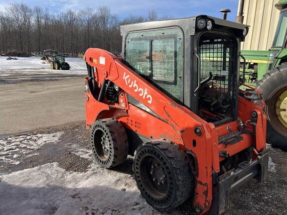 2022 Kubota SSV65 Equipment Image0