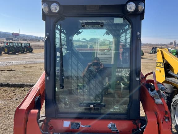 Image of Kubota SSV65 equipment image 4