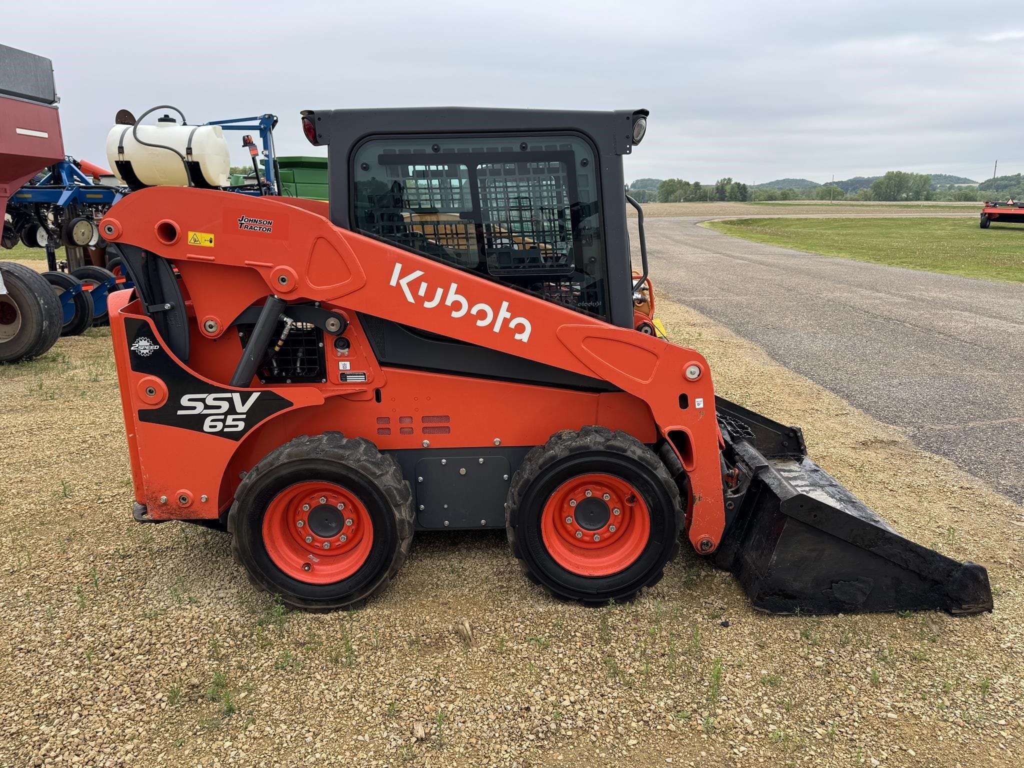 2022 Kubota SSV65 Equipment Image0