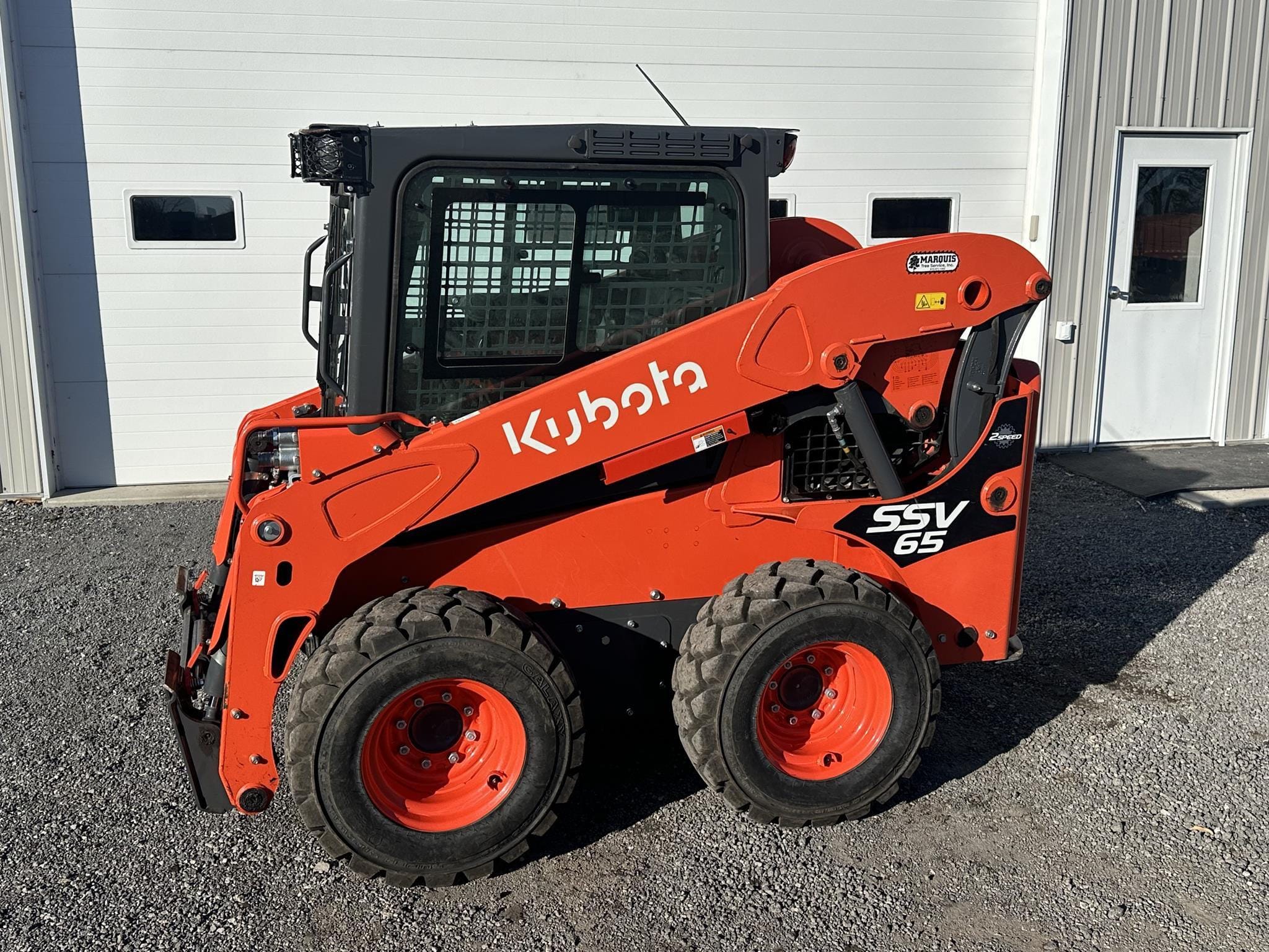 2022 Kubota SSV65 Equipment Image0