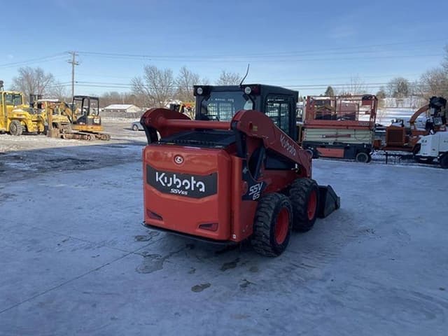 Image of Kubota SSV65 equipment image 3