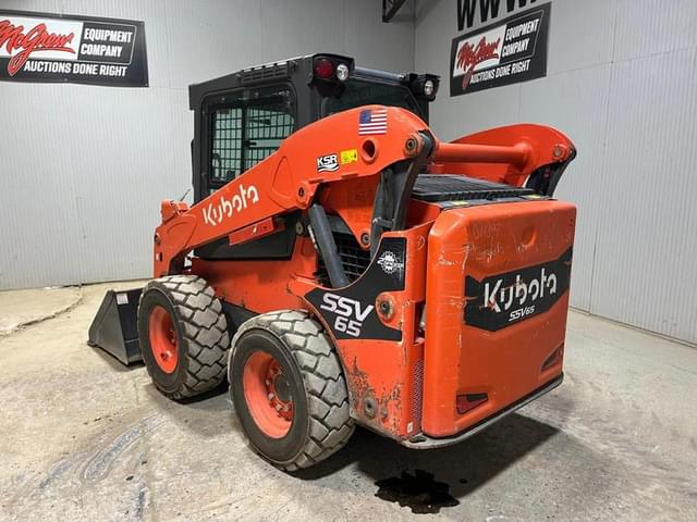 Image of Kubota SSV65 equipment image 2