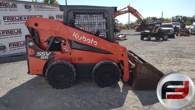 Image of Kubota SSV65 equipment image 3