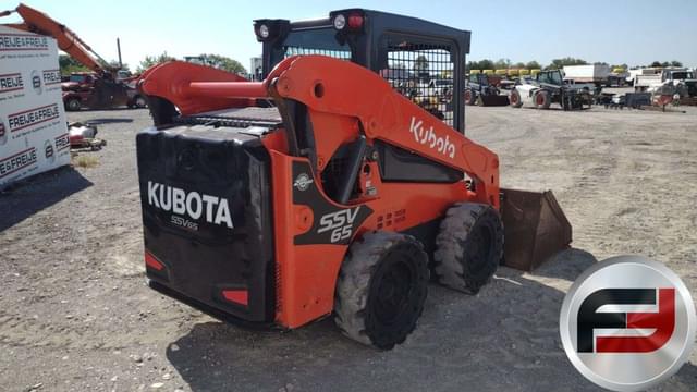 Image of Kubota SSV65 equipment image 4