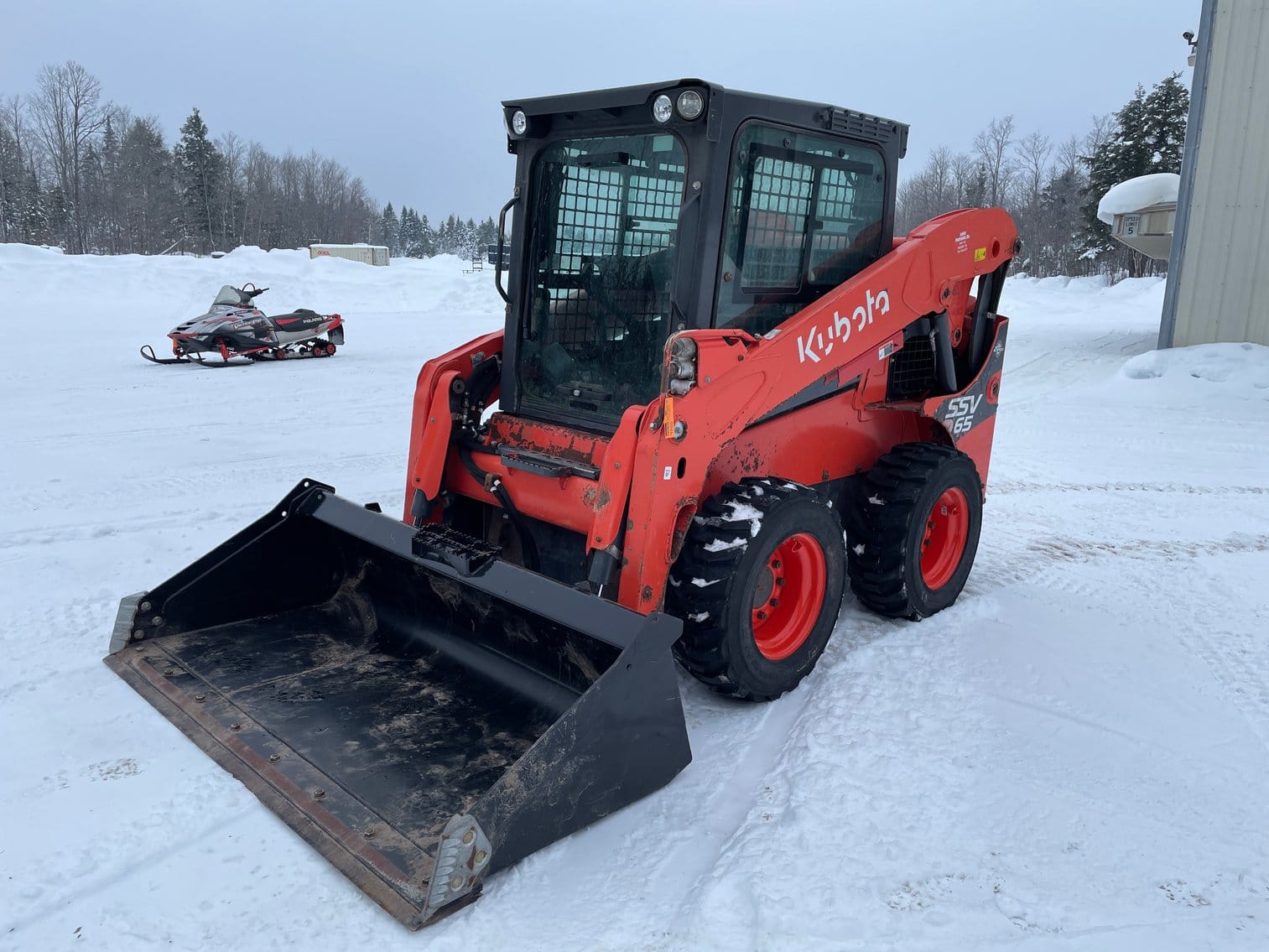 2022 Kubota SSV65 Equipment Image0