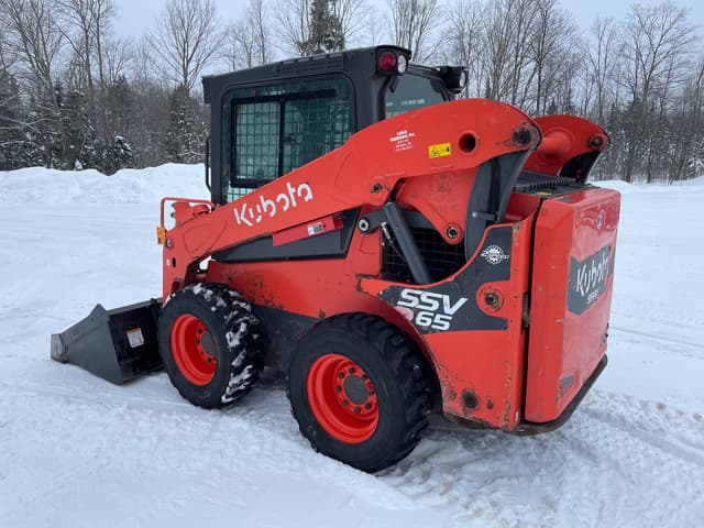 Image of Kubota SSV65 equipment image 2