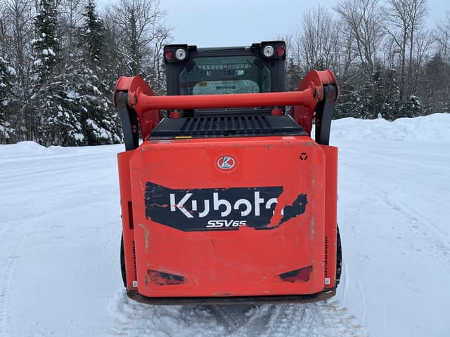 Image of Kubota SSV65 equipment image 3