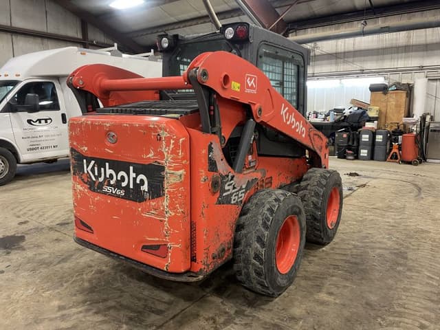 Image of Kubota SSV65HC equipment image 3