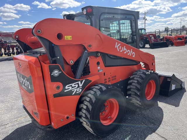 Image of Kubota SSV75 equipment image 3