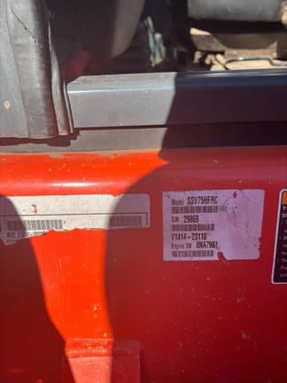 Image of Kubota SSV75 equipment image 2