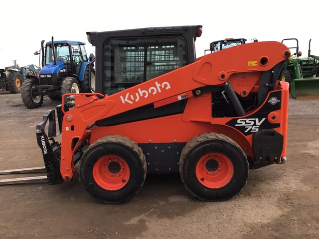 Image of Kubota SSV75 equipment image 2