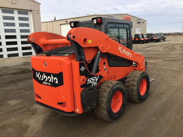 Image of Kubota SSV75 equipment image 4