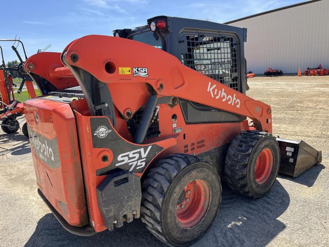 Image of Kubota SSV75 equipment image 2