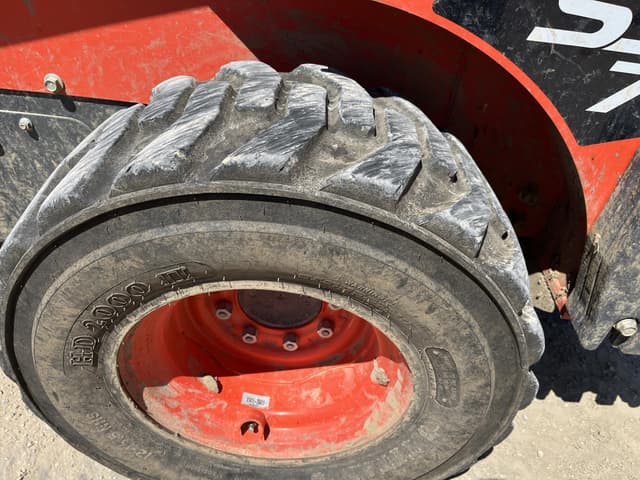 Image of Kubota SSV75 equipment image 4