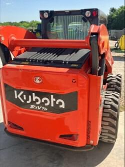 Image of Kubota SSV75 equipment image 4