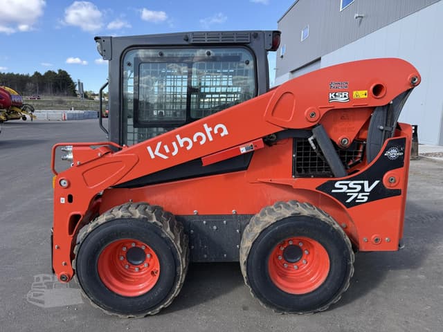 Image of Kubota SSV75HFRC equipment image 2