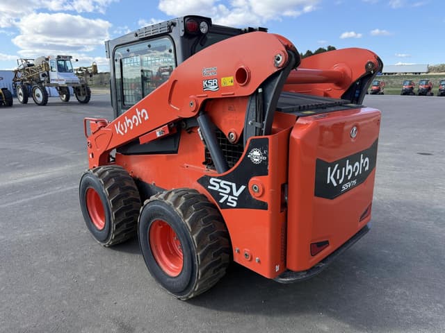 Image of Kubota SSV75 equipment image 3