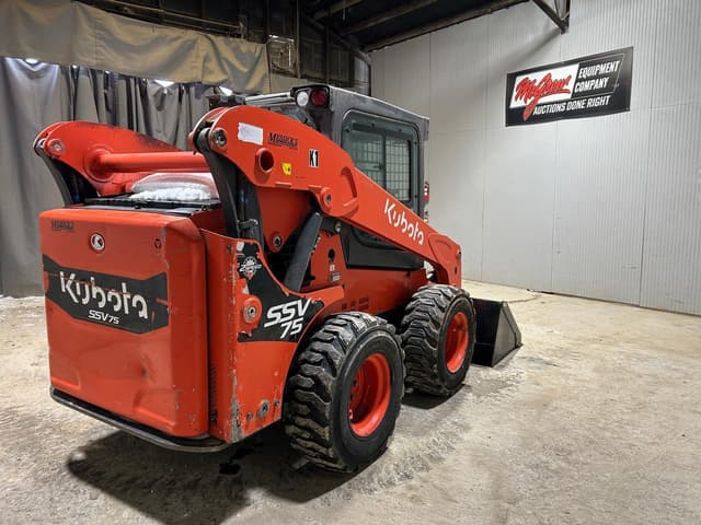 Image of Kubota SSV75 equipment image 3