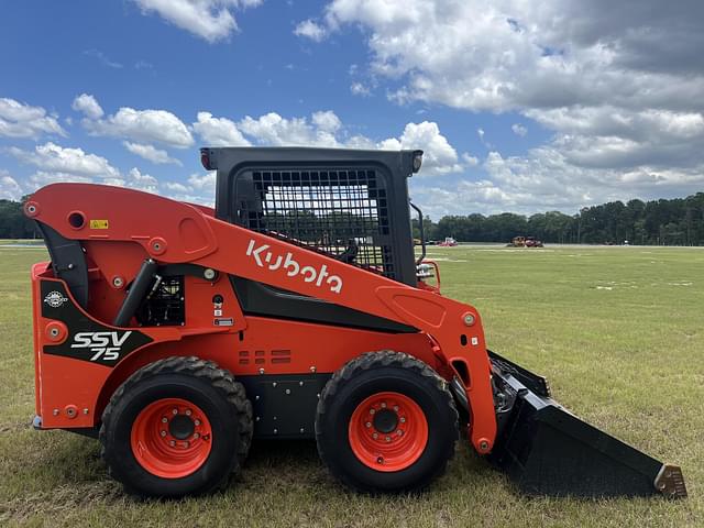 Image of Kubota SSV75 equipment image 4