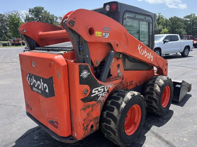 Image of Kubota SSV75PHRC equipment image 3