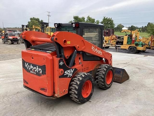 Image of Kubota SSV75 equipment image 3