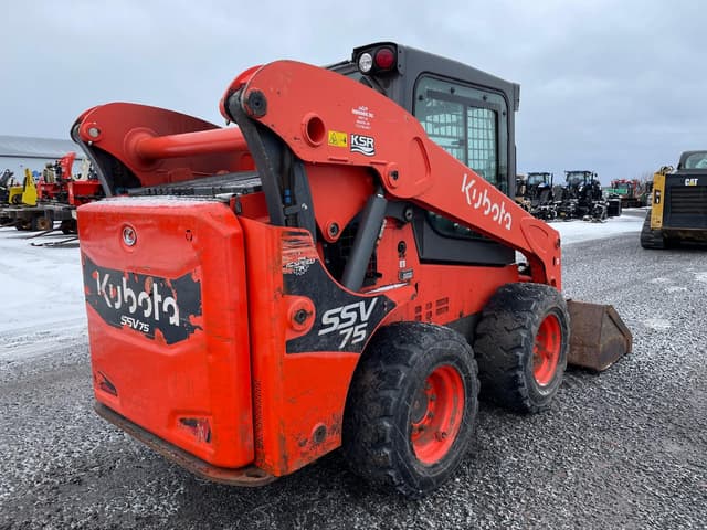 Image of Kubota SSV75 equipment image 4